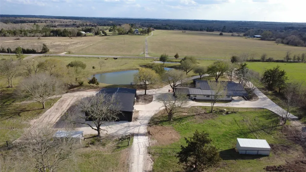 7399 County Road 215 Anderson, TX 77830