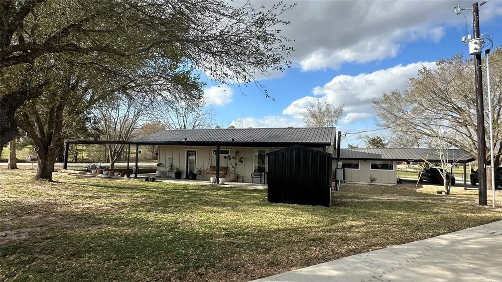 7399 County Road 215 Anderson, TX 77830