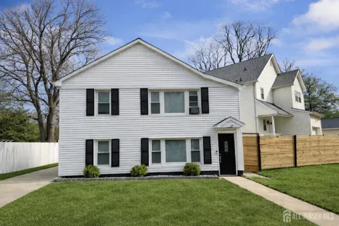 13 Bissett Place