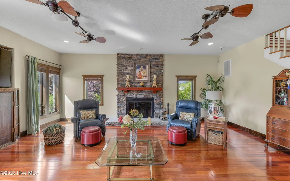 102 Falcons Cove Moyock, NC 27958
