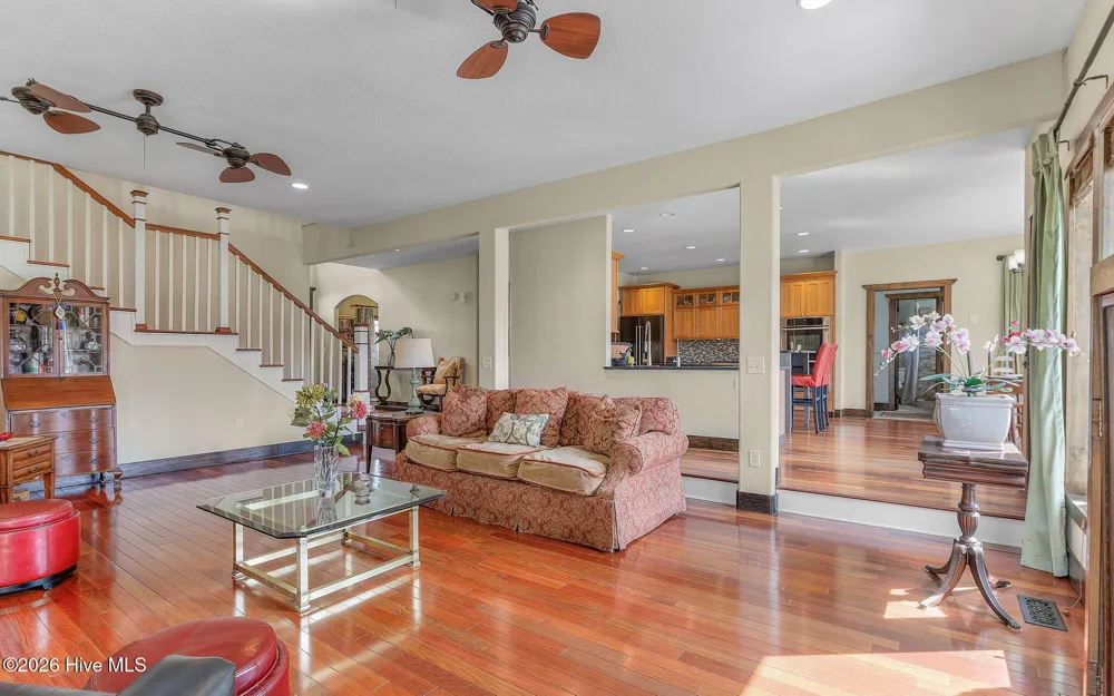 102 Falcons Cove Moyock, NC 27958