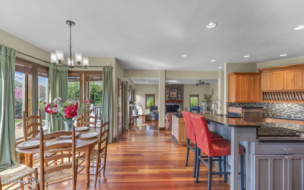 102 Falcons Cove Moyock, NC 27958