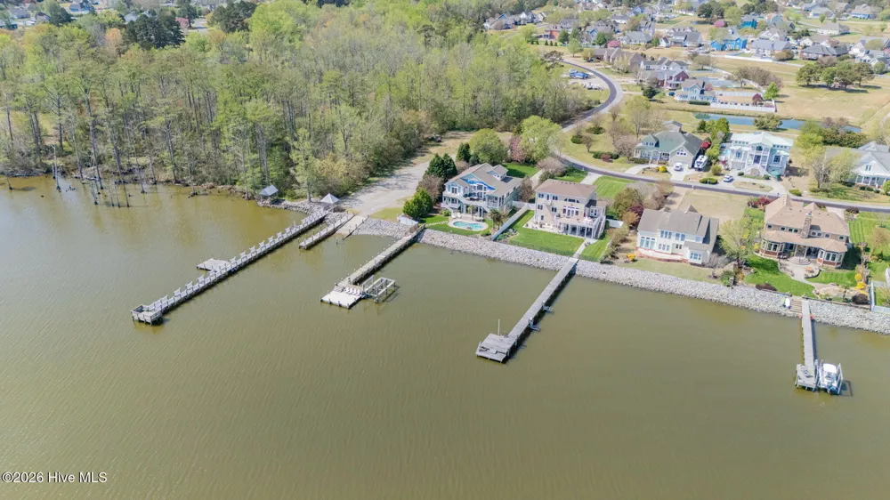 102 Falcons Cove Moyock, NC 27958