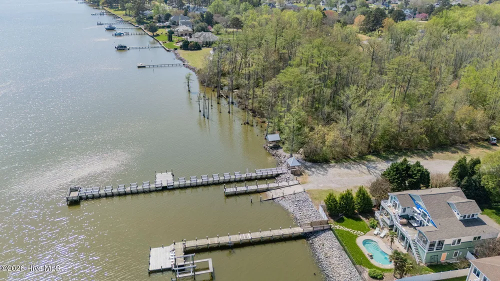 102 Falcons Cove Moyock, NC 27958