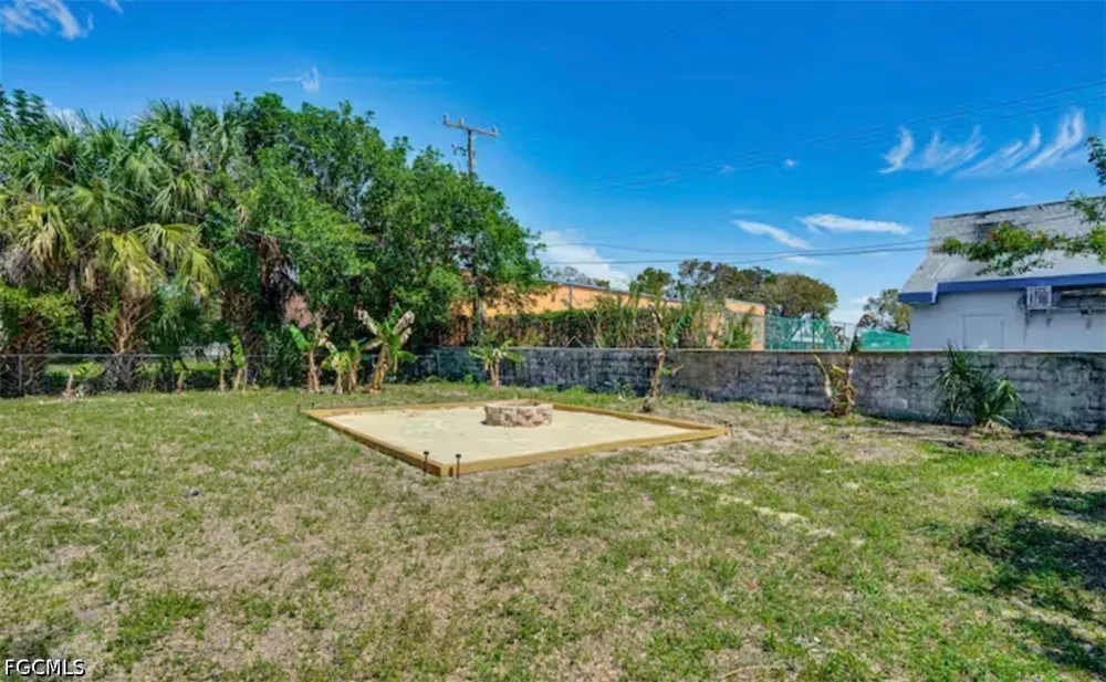 Royal Palm Avenue Fort Myers, FL 33901