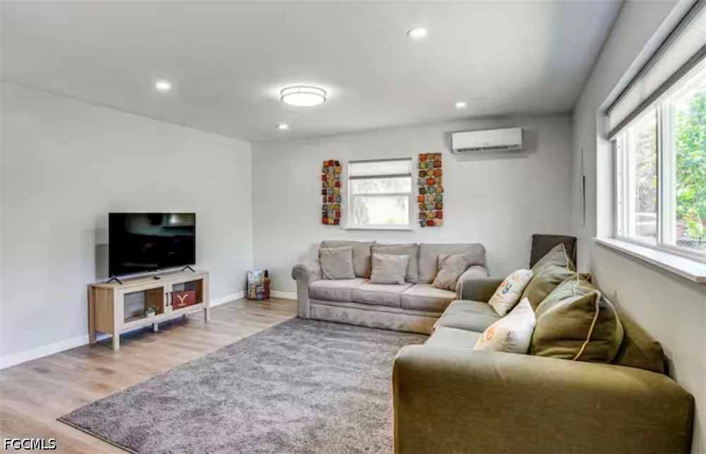 Royal Palm Avenue Fort Myers, FL 33901