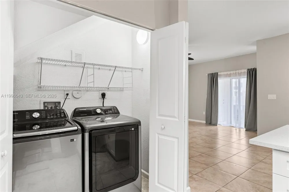 3540 NW 30th Pl Lauderdale Lakes, FL 33311