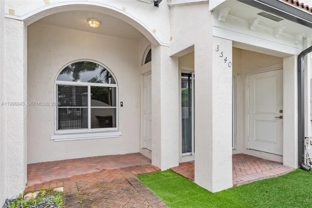 3540 NW 30th Pl Lauderdale Lakes, FL 33311