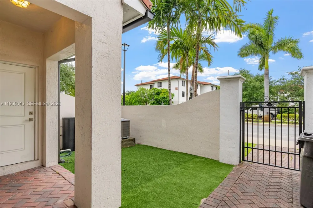 3540 NW 30th Pl Lauderdale Lakes, FL 33311