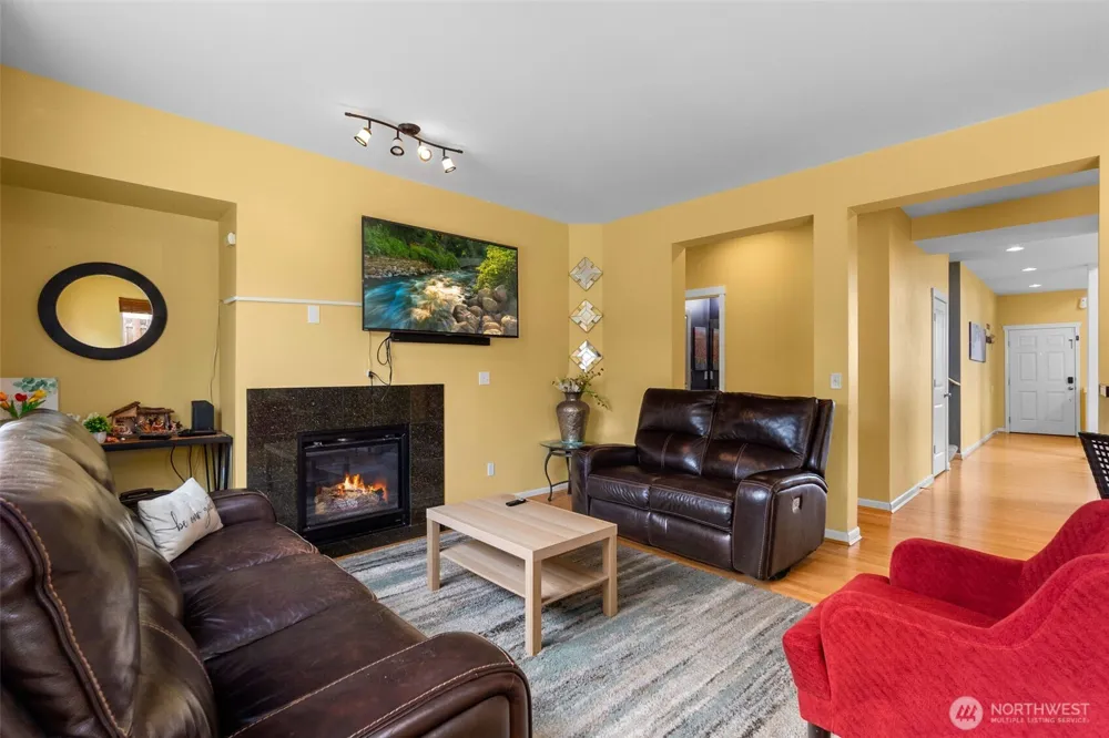 2203 164th Avenue E Lake Tapps, WA 98391