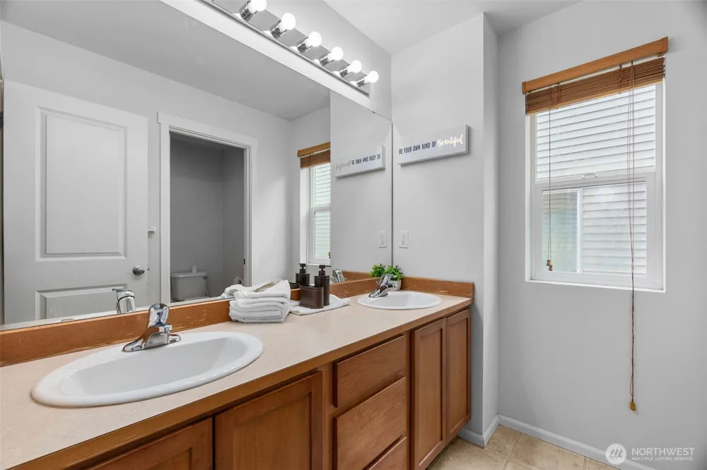 2203 164th Avenue E Lake Tapps, WA 98391