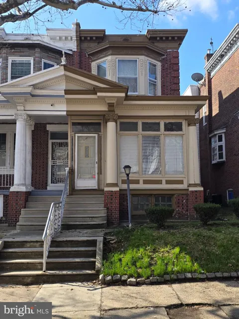 1426 LINDLEY AVENUE