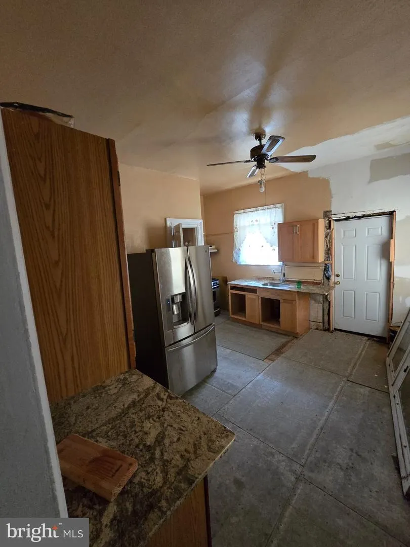 1426 LINDLEY AVENUE Philadelphia, PA 19141