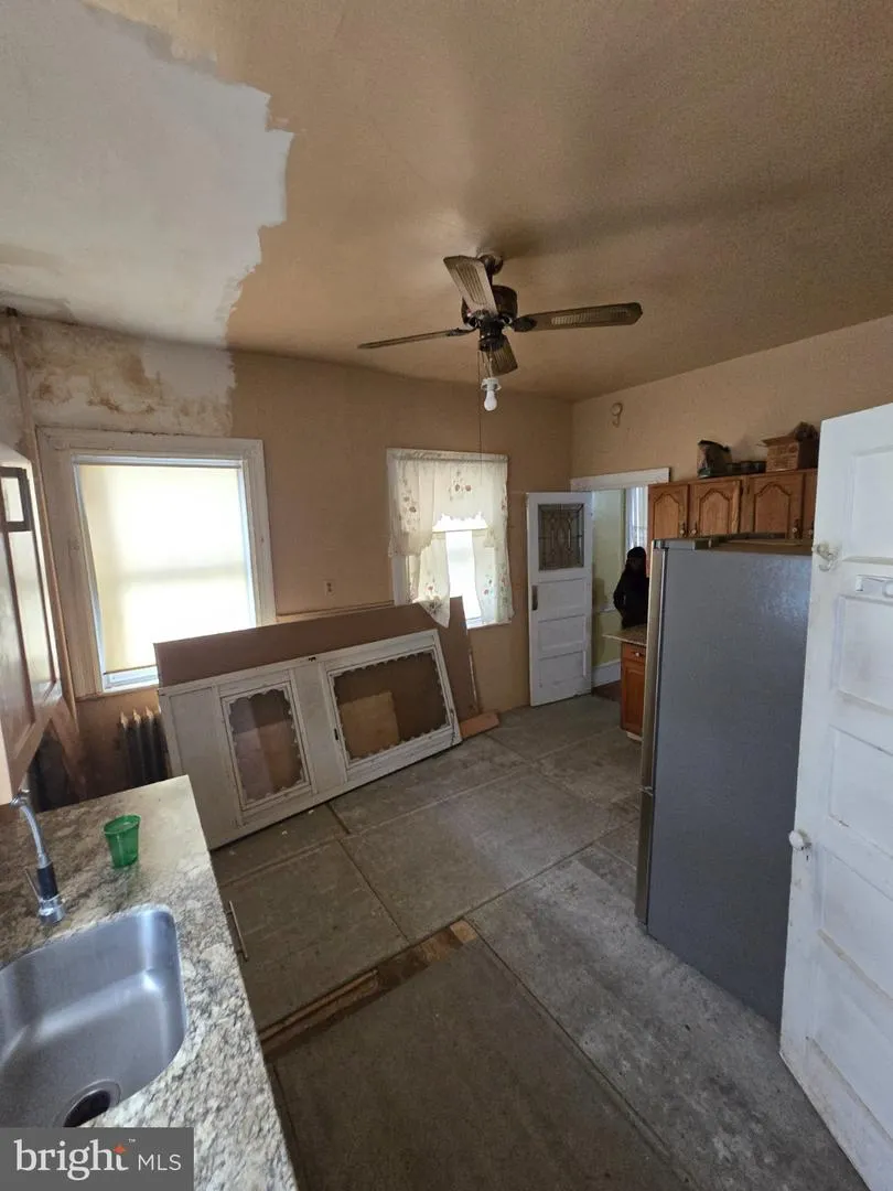 1426 LINDLEY AVENUE Philadelphia, PA 19141