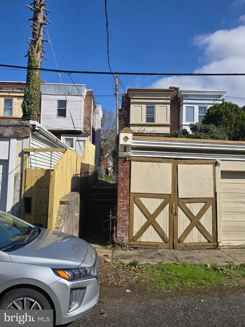 1426 LINDLEY AVENUE Philadelphia, PA 19141