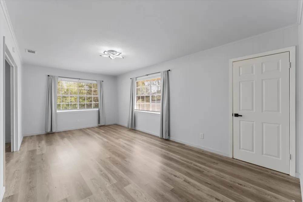 613 Graham Street Mineola, TX 75773