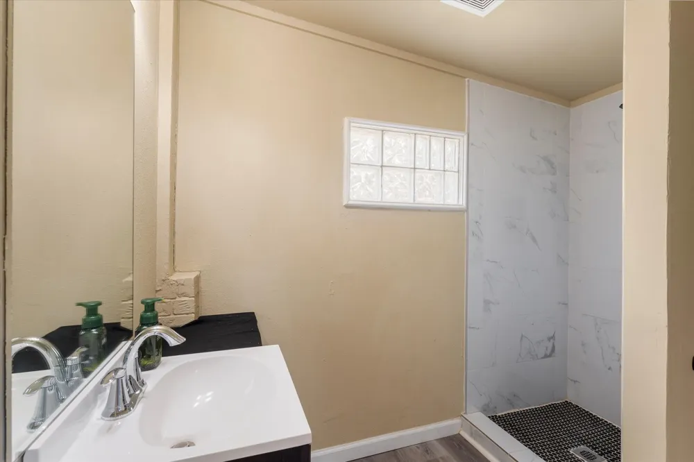 613 Graham Street Mineola, TX 75773