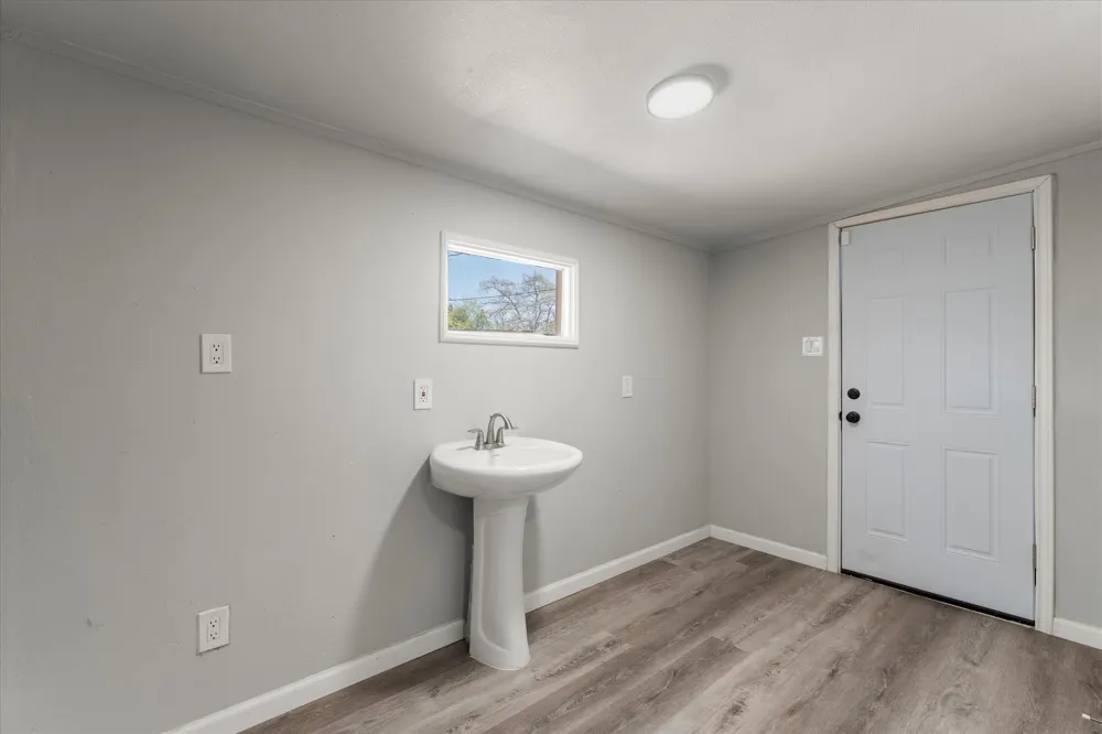 613 Graham Street Mineola, TX 75773