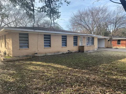 2408 Lake Air Drive