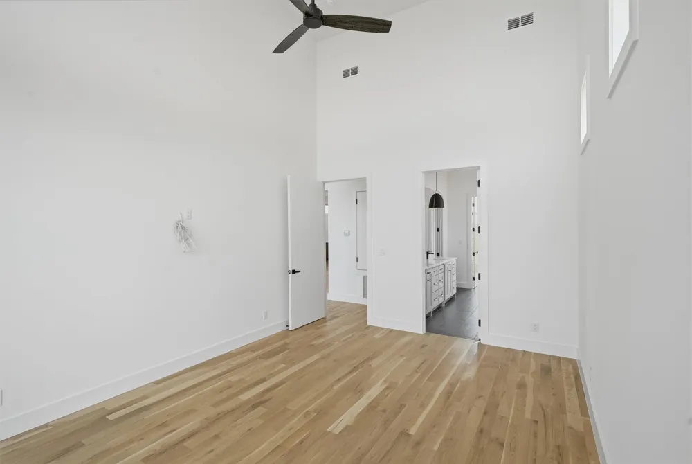 961 E Hells Gate Dr Graford, TX 76449