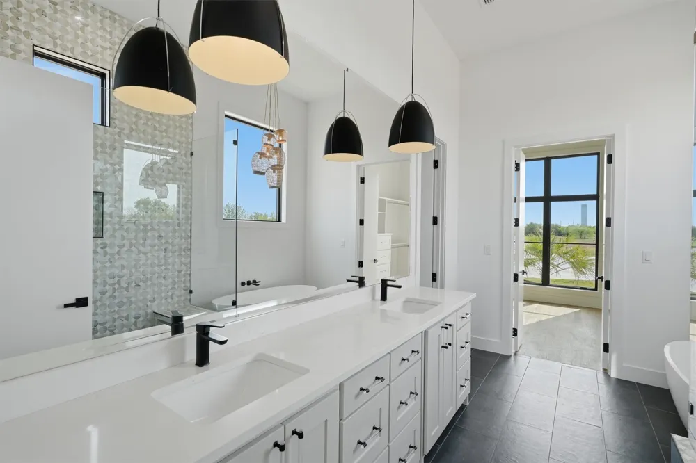961 E Hells Gate Dr Graford, TX 76449