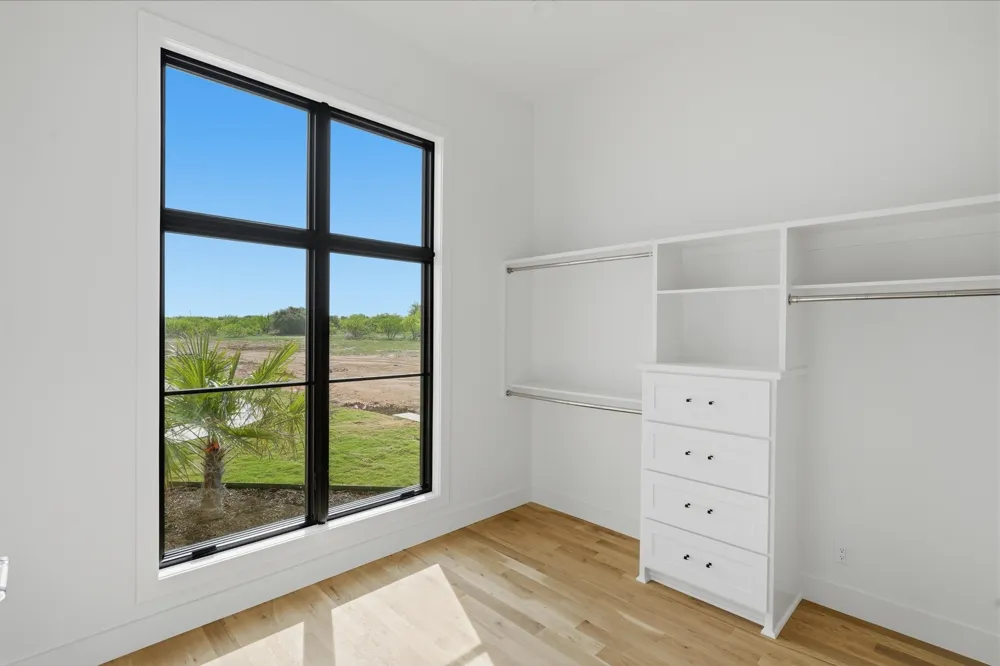961 E Hells Gate Dr Graford, TX 76449