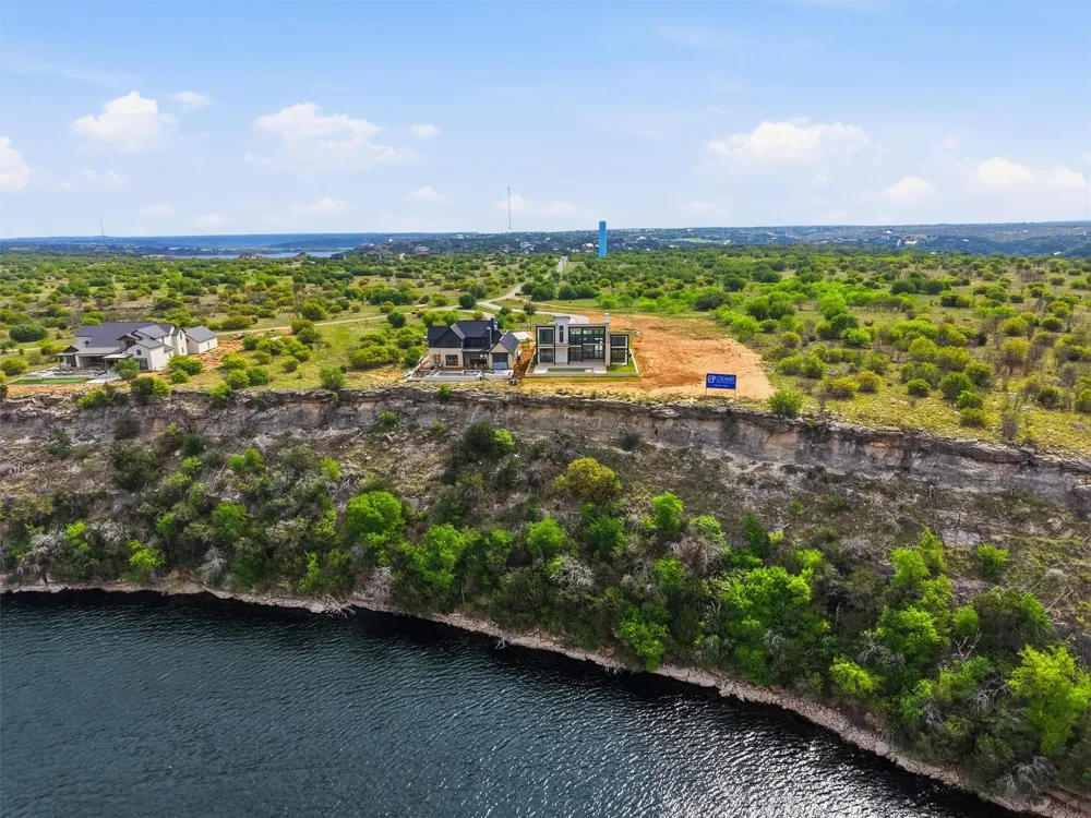 961 E Hells Gate Dr Graford, TX 76449