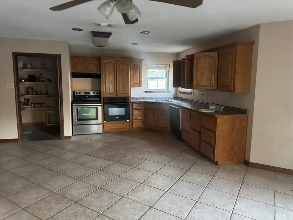 475 Acorn Trail Hallsville, TX 75650
