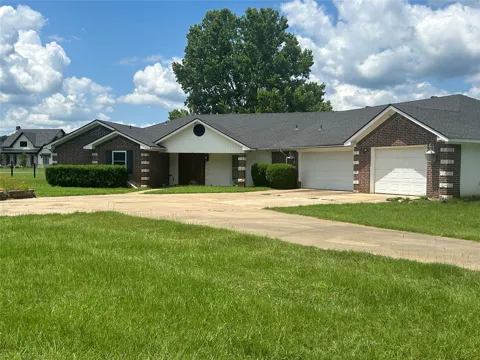 475 Acorn Trail