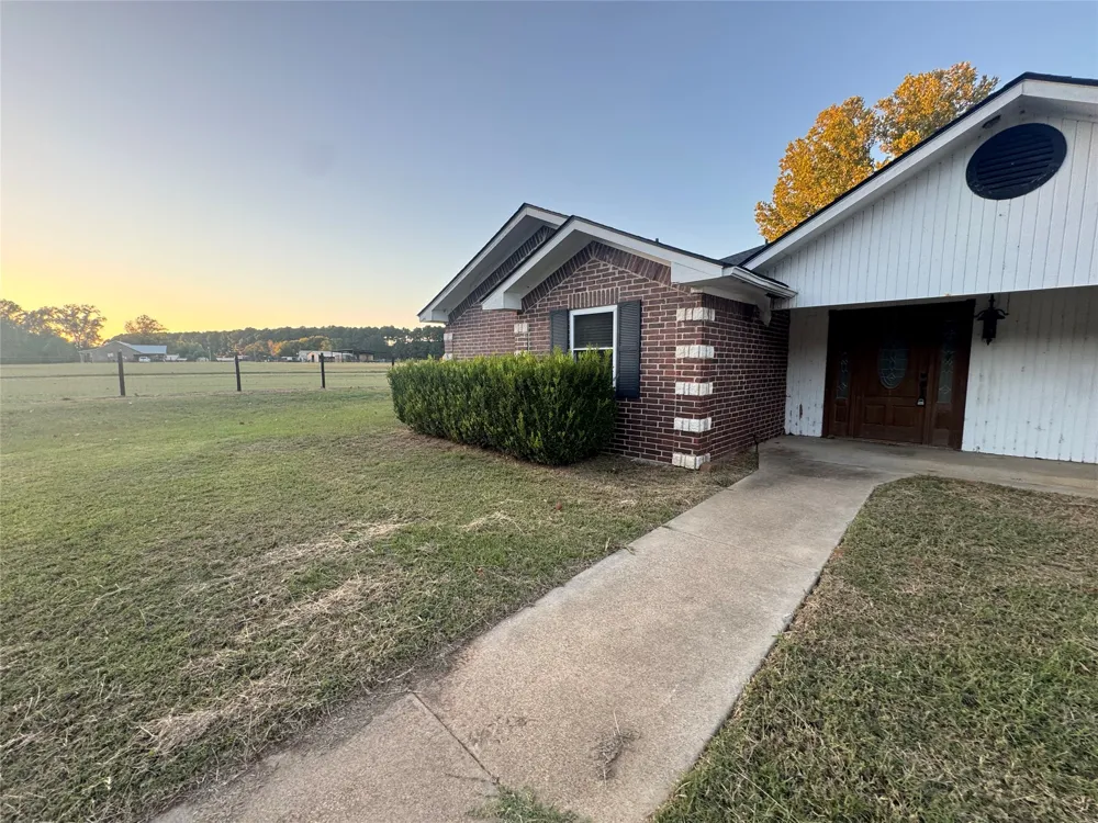475 Acorn Trail Hallsville, TX 75650