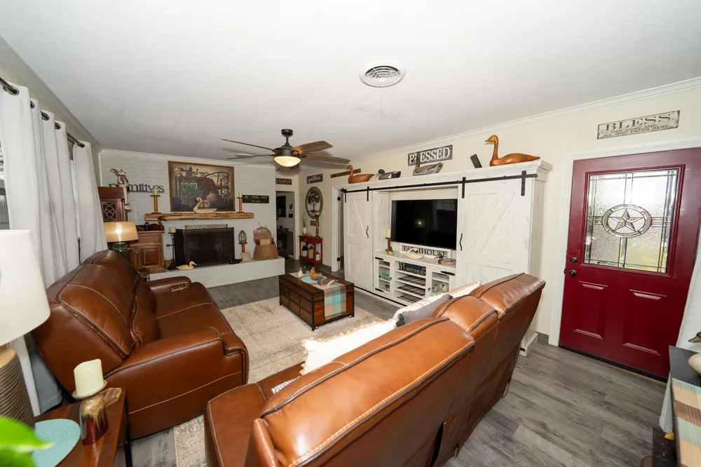 455 5th Hawley, TX 79525