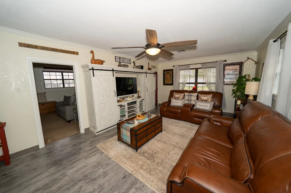455 5th Hawley, TX 79525