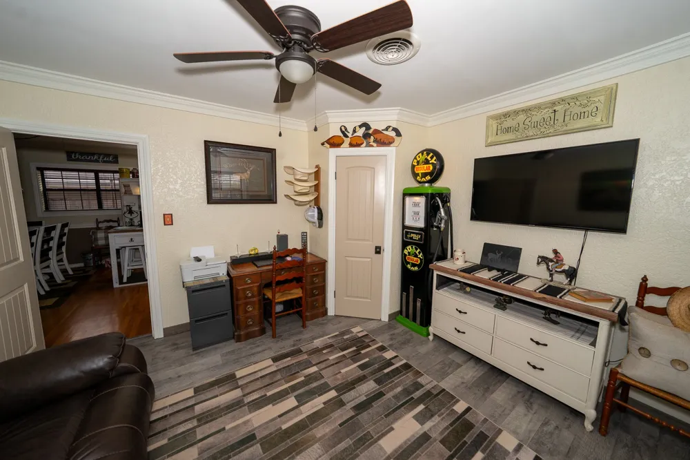 455 5th Hawley, TX 79525