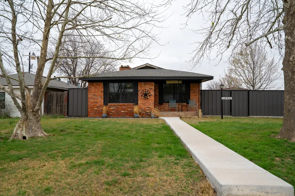 455 5th Hawley, TX 79525