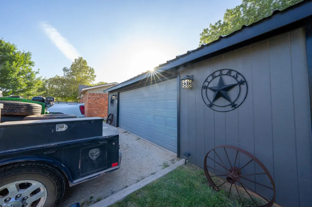 455 5th Hawley, TX 79525