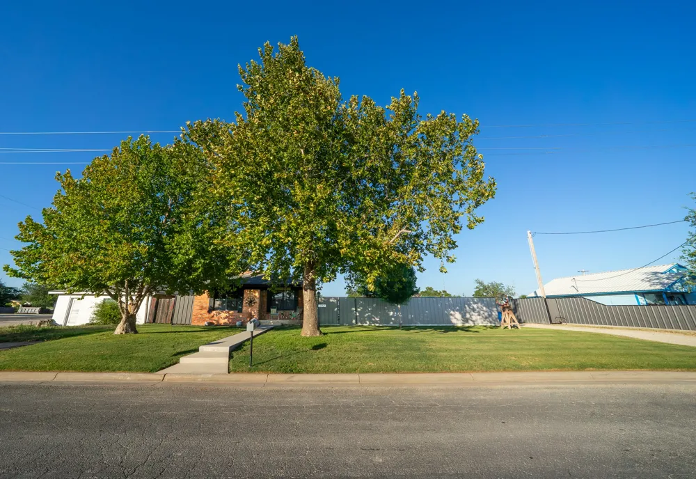 455 5th Hawley, TX 79525
