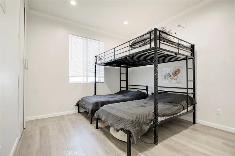 10531 Greenburn Avenue Sunland, CA 91040