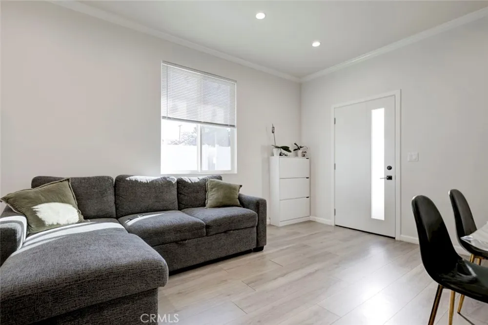 10531 Greenburn Avenue Sunland, CA 91040