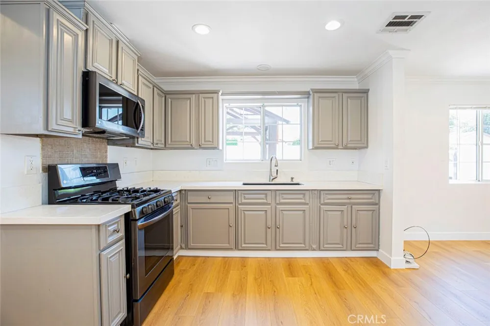 10531 Greenburn Avenue Sunland, CA 91040