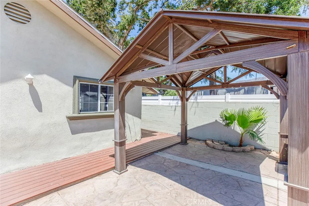 10531 Greenburn Avenue Sunland, CA 91040