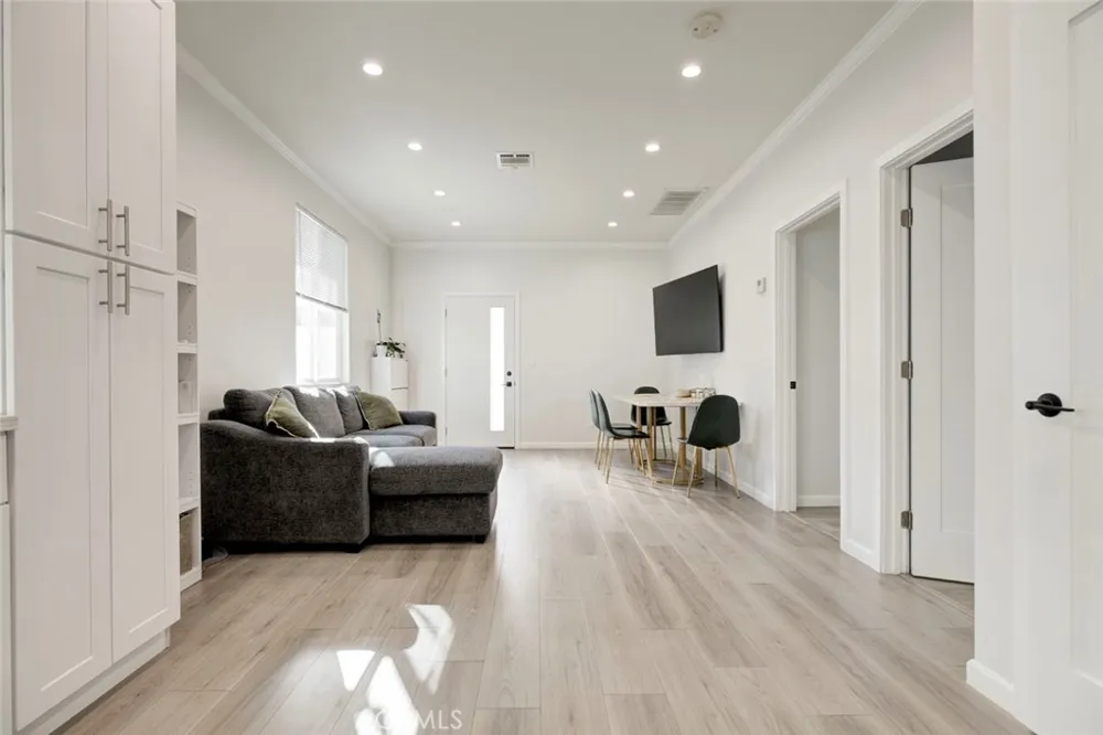 10531 Greenburn Avenue Sunland, CA 91040