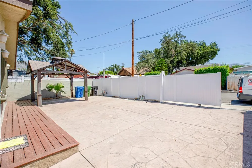 10531 Greenburn Avenue Sunland, CA 91040