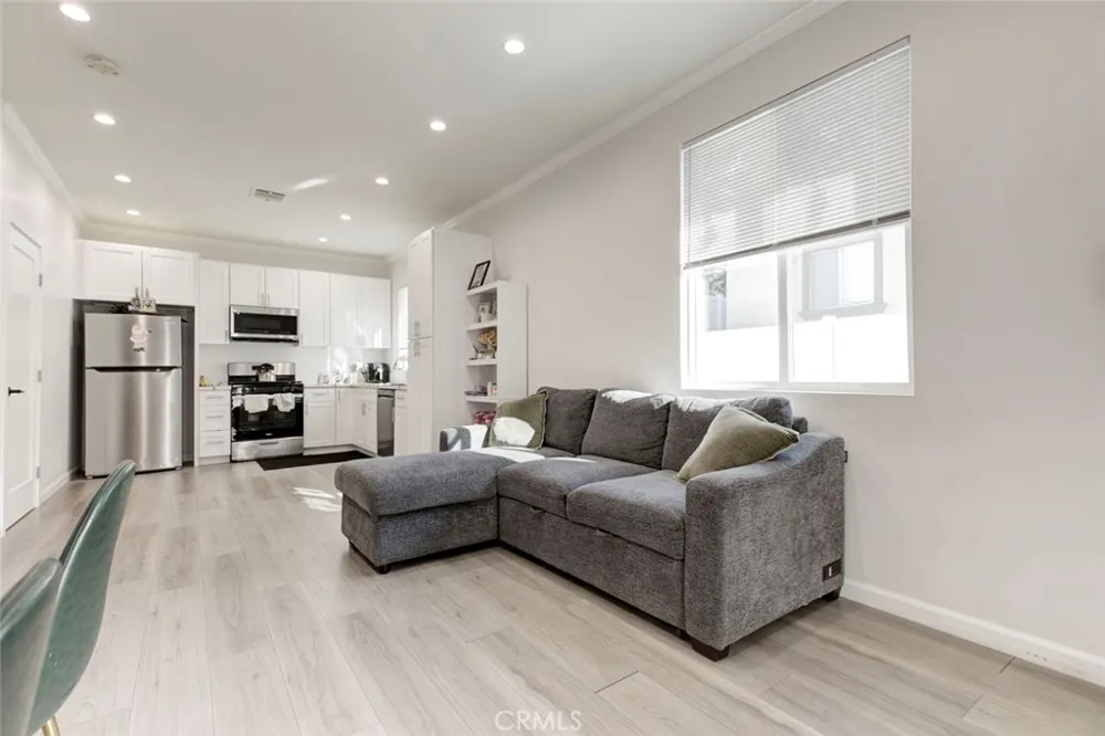 10531 Greenburn Avenue Sunland, CA 91040