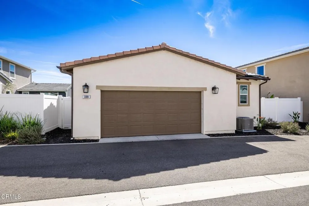 209 Murcott Avenue Piru, CA 93040