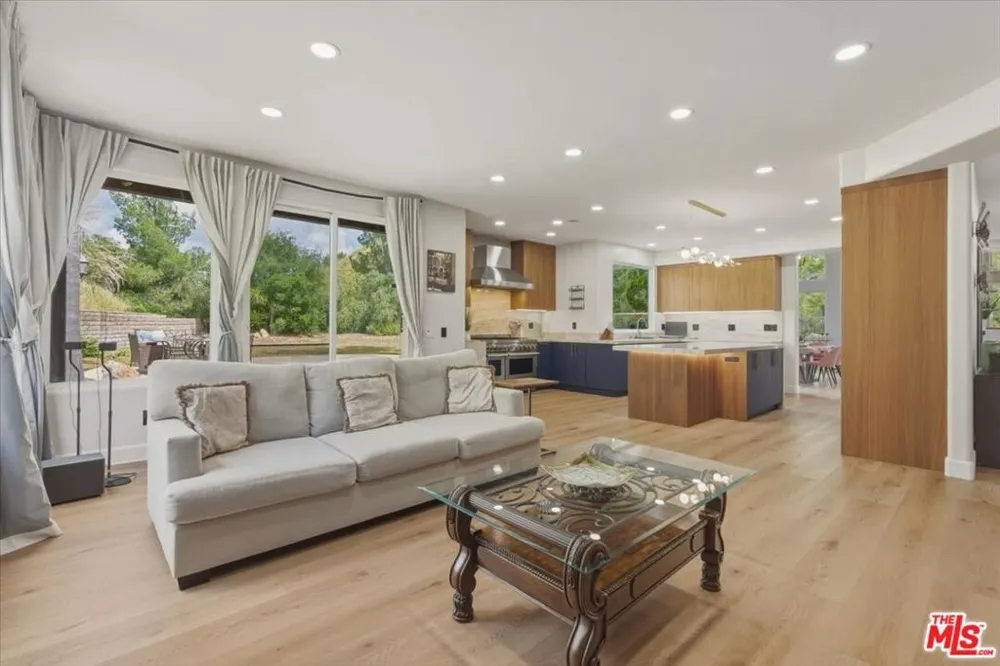 3891 Marks Road Agoura Hills, CA 91301