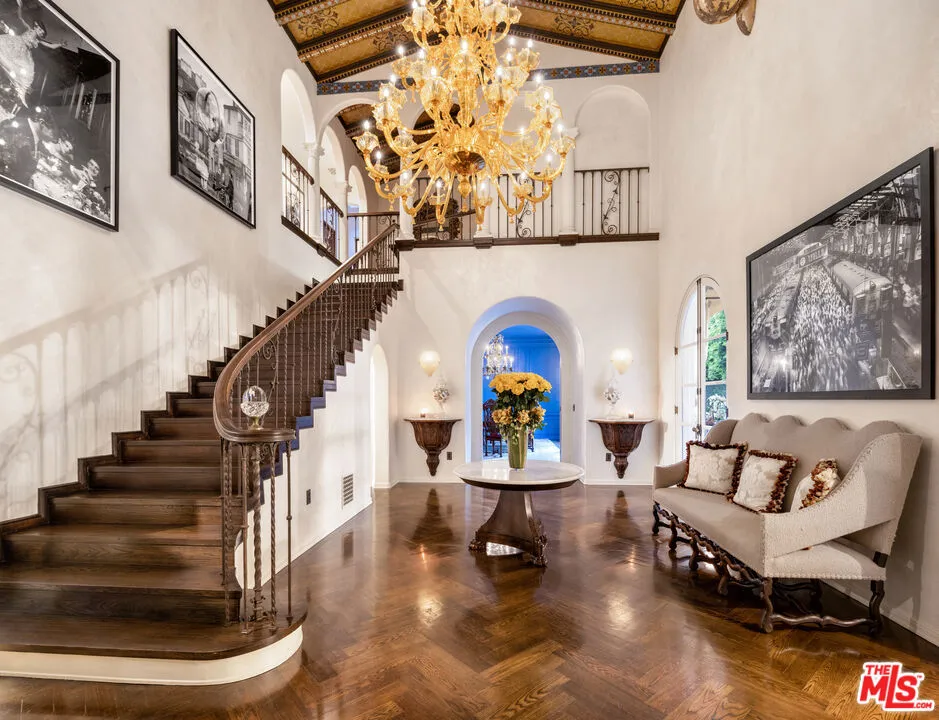 501 S Hudson Avenue Los Angeles, CA 90020