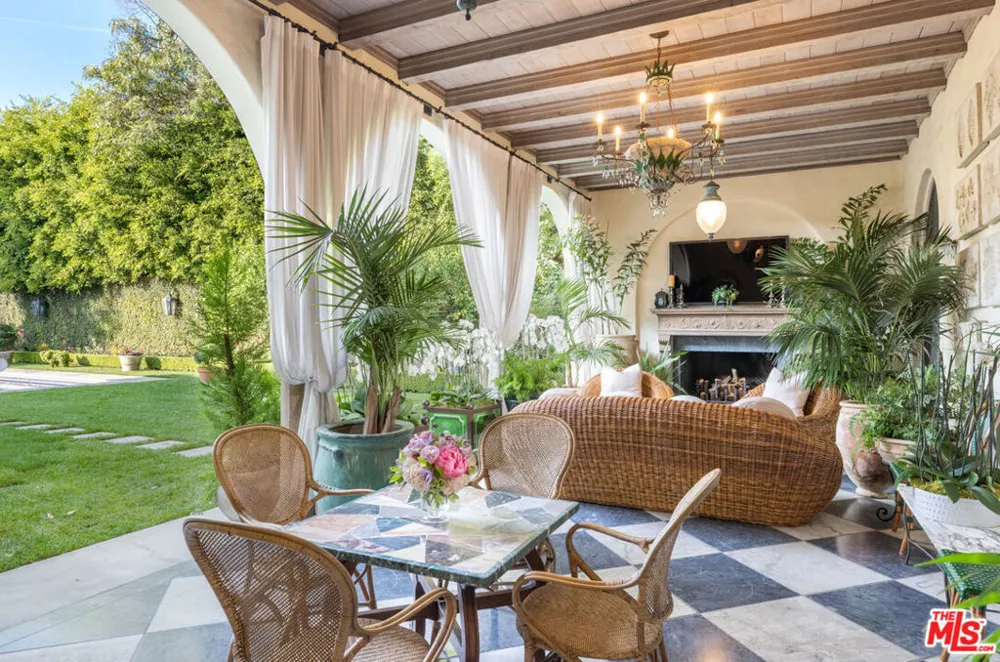 501 S Hudson Avenue Los Angeles, CA 90020