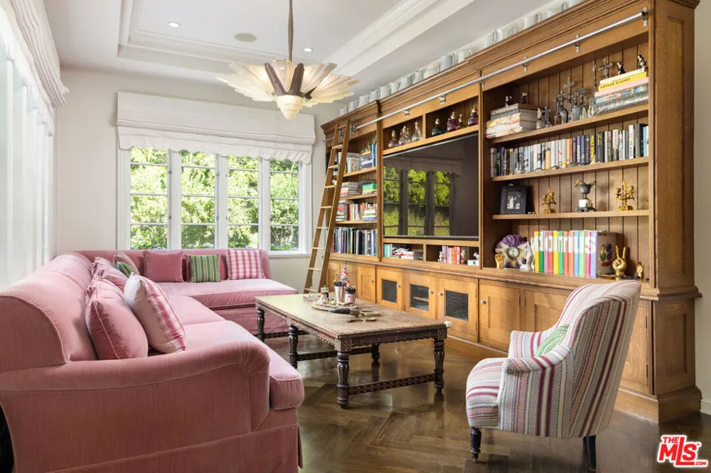 501 S Hudson Avenue Los Angeles, CA 90020