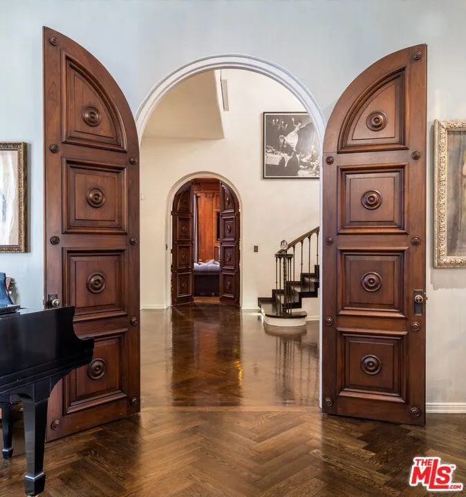 501 S Hudson Avenue Los Angeles, CA 90020