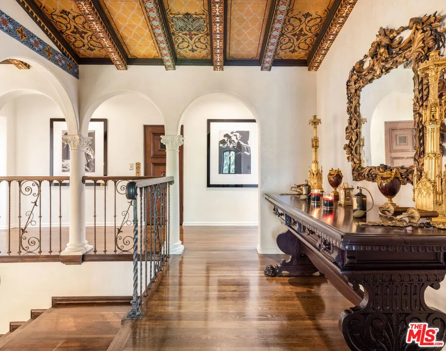 501 S Hudson Avenue Los Angeles, CA 90020